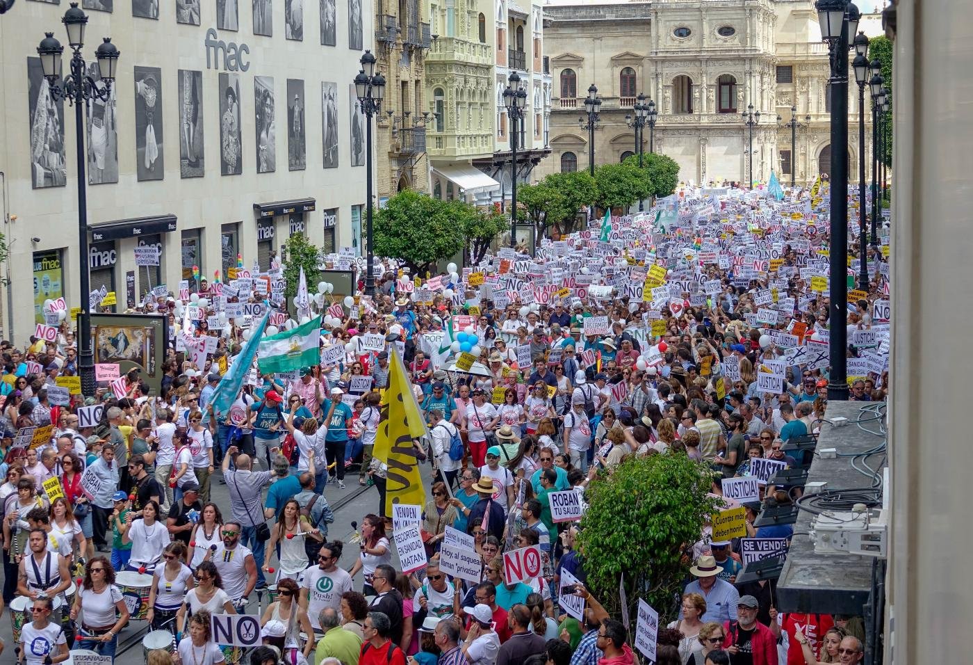 Multitudinaria Marcha Contra Los Recortes En La Sanidad P Blica