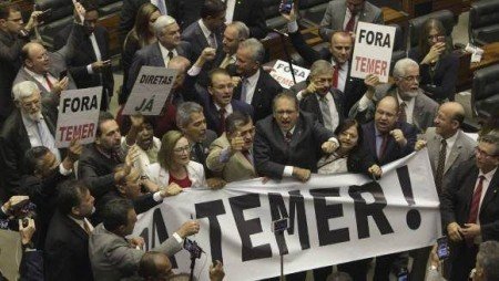 parlamento-brasil-fora-temer-ap-580x327