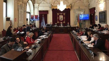 Pleno-distinciones-concedidas-Utrera-Molina_EDIIMA20180125_0637_19