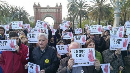 Activistas-CDR-Arco-Triumfo-Barcelona_EDIIMA20180412_1014_23