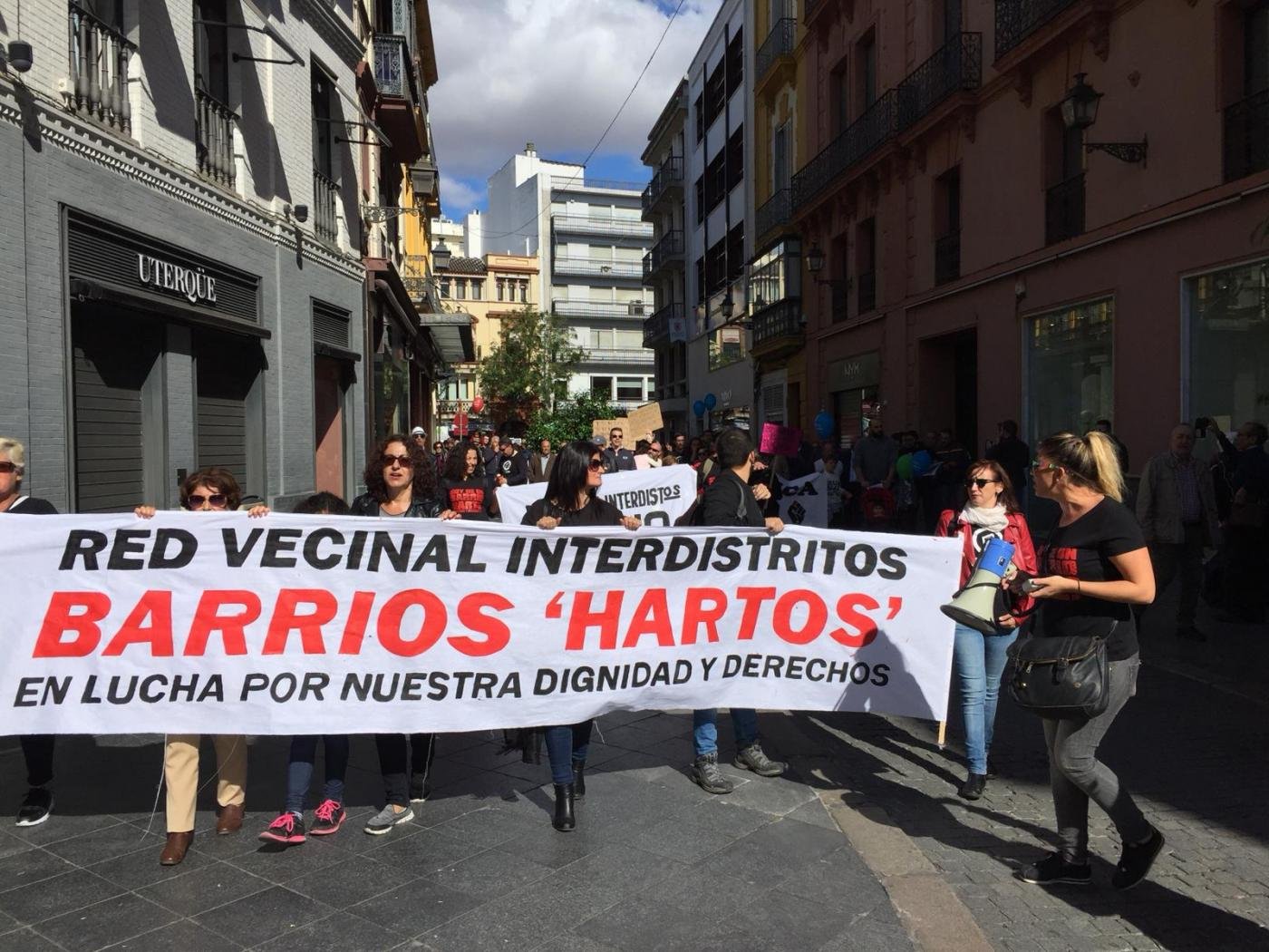 Sevilla: 2.500 Vecinos De Barrios Populares Se Manifiestan Reclamando ...